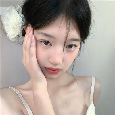 忧郁小女孩